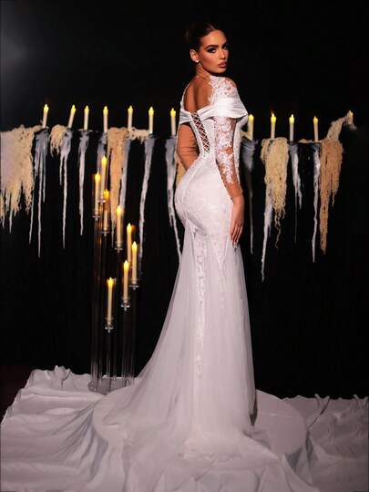 Glamrae 优雅奢华白色串珠刺绣露肩长袖性感透明美人鱼长裙，超大裙摆，适合婚礼季节、新娘礼服、正式场合