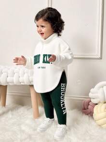 SHEIN Babygirl 可爱休闲羊毛字母图案卫衣和裤子套装 - 白色 - 查看 1