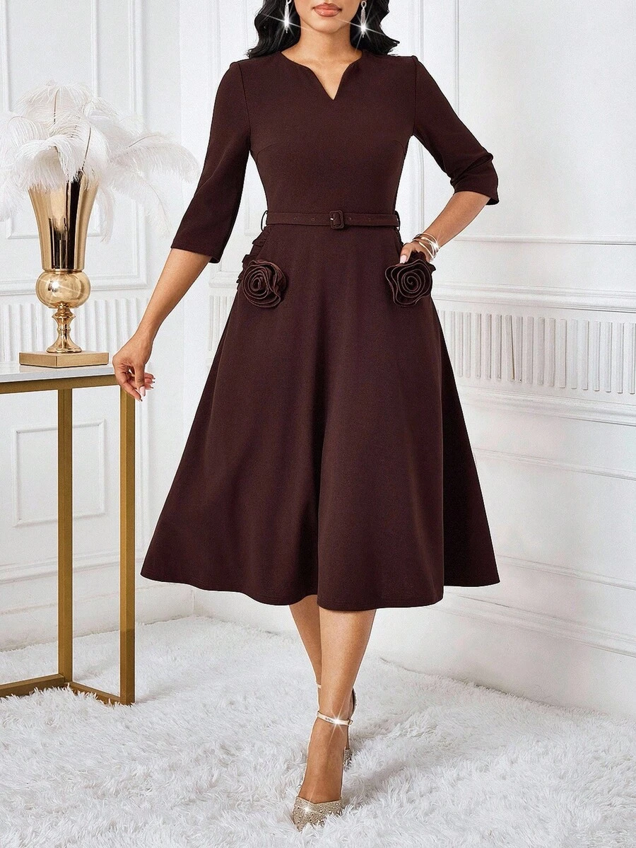 SHEIN Lady 女士优雅纯色缺口领中长连衣裙，带花卉装饰和带扣腰带，适合春秋季节 - 棕色 - 查看 1