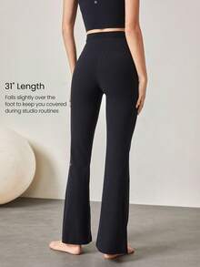 GLOWMODE 31 英寸 FeatherFit™ 可调节抽绳腰部喇叭紧身裤 低冲击瑜伽日常 - 黑色 - 查看 2