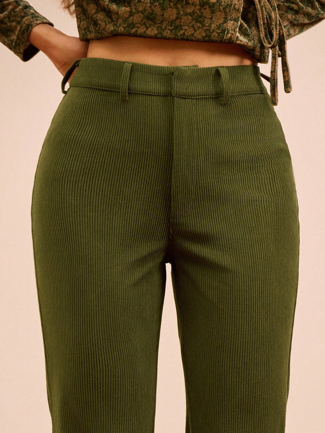 Pantaloni a zampa in velluto verde scuro a vita alta, autunno inverno