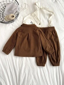 SHEIN Playful Pals 2 件套男婴灯芯绒长袖纽扣口袋衬衫和松紧腰裤套装，休闲优雅风格，适合上衣、学校、休闲、度假、运动、家居、春夏季、6 个月 - 3 岁、儿童服装、婴儿服装、婴儿服装、幼儿衬衫、幼儿上衣 - 咖啡棕 - 查看 2