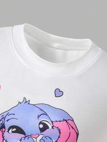 SHEIN Sparklyn 女童休闲时尚针织印花短款T恤，搭配梭织印花长裤。T恤和裤子上的印花图案相得益彰。宽松舒适的版型，适合夏季日常通勤、户外活动、聚会和拍照。 - 彩色 - 查看 6