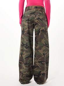 SUMWON WOMEN 水钻装饰阔腿工装裤军事作战实用风格迷彩图案节日派对华丽假日冬季时尚 - 軍綠色 - 查看 3