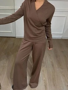 DAZY 女式纯色重叠 V 领长袖褶皱毛衣和针织裤休闲两件套，秋季 - 棕色 - 查看 4