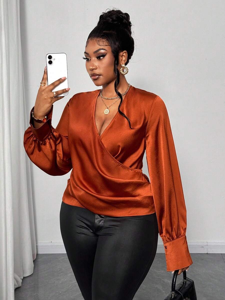 Maweii Blusa de moda con pliegues, cuello en V superpuesto y manga larga, de unicolor, para mujer de talla grande - Marrón - Ver 1