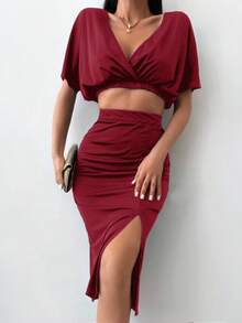 EURMUSE Ensemble 2 pièces pour femmes avec Top à col V profond et manches courtes, et jupe fendue à ourlet - Rouge foncé - Voir 5