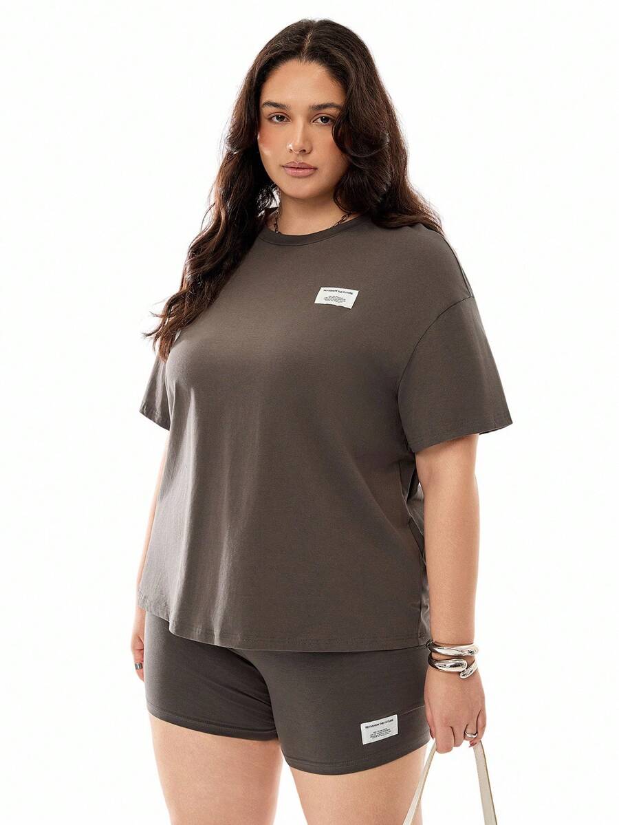 SHEIN EZwear 2 件套大码女式运动风格 T 恤和短裤，春夏 - 灰色 - 查看 1