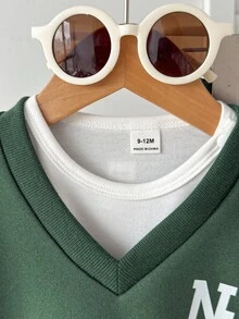 SHEIN Playful Pals 3 件套幼儿男童学院风纽约印花长袖上衣 + 印花纯色裤子套装，秋冬 - 墨綠色 - 查看 8