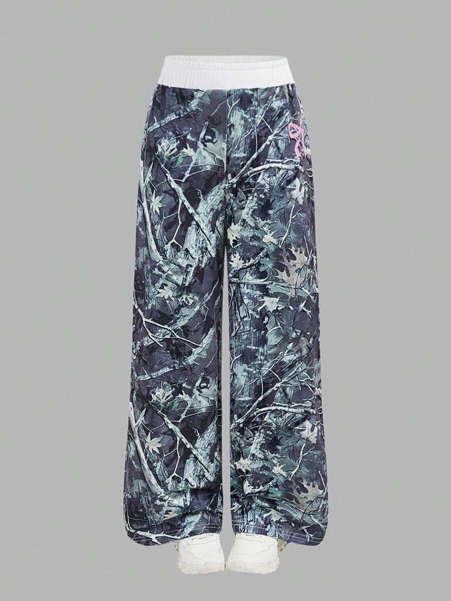 SHEIN Girlism Tween 女童休闲运动街头时尚迷彩与树叶印花撞色腰带宽松阔腿运动裤 - 橄欖綠 - 查看 1