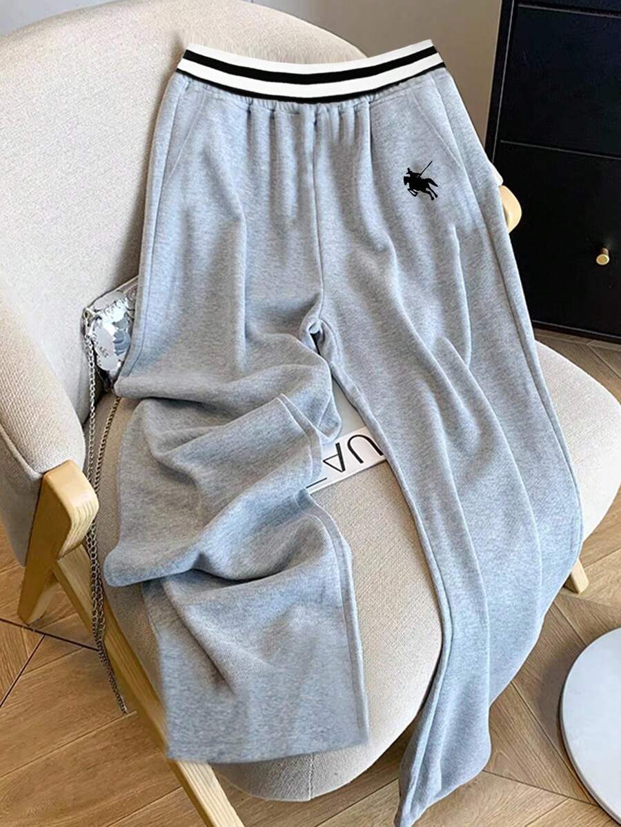 SHEIN 夏季新款女士休闲直筒运动裤,骑士图案,适合毕业季、返校季、教师节等场合穿着。 - 灰色 - 查看 1