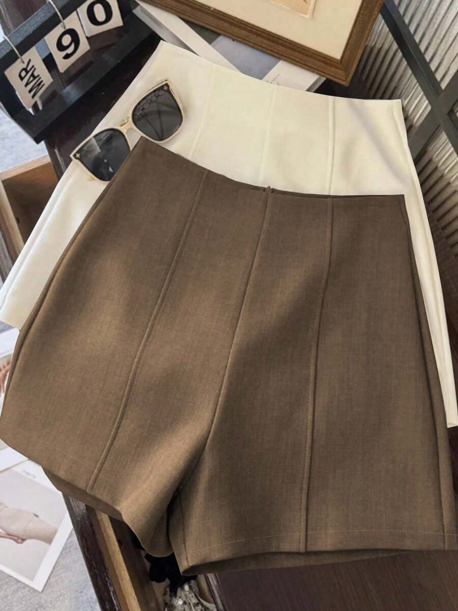 Franclia 时尚简约深灰色高腰女式超短裤，后拉链开合，适合日常通勤、浪漫约会