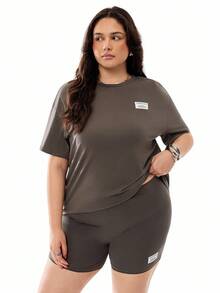 SHEIN EZwear 2 件套大码女式运动风格 T 恤和短裤，春夏 - 灰色 - 查看 3