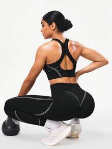 SHEIN Sports 1 件基本款无缝运动文胸，吸湿排汗面料，交叉肩带设计，黑色/白色 - 黑與白 - 查看 5
