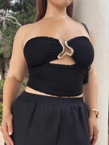 Nezia Cruz Áo crop top dệt kim họa tiết màu đen dành cho nữ có khóa kim loại hình trái tim rỗng phía trước, vừa vặn và tôn dáng, thích hợp cho tiệc tùng, hẹn hò, trà chiều, bãi biển, lễ hội âm nhạc, lễ hội hóa trang - màu đen - Xem 4