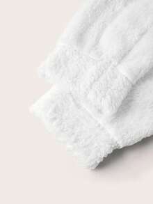 SHEIN LUNE Women's Chic Christmas Elk Embroidered Plush Nightgown Autumn And Winter Warm White Home Clothes Robe