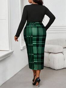 SHEIN Lady 2025新款秋冬优雅职场彩色绿色格子针织开衩中长加大码半身裙圣诞节 - 綠色 - 查看 3