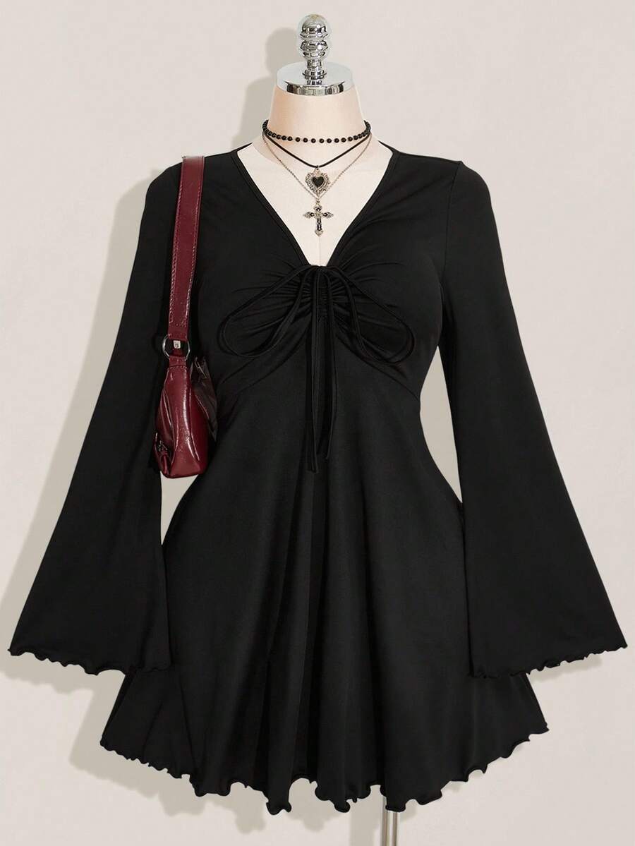 SHEIN ICON 大码女式性感复古 Y2K 风格褶饰前喇叭袖黑色连衣裙 - 黑色 - 查看 1