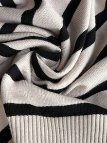 SHEIN Sparklyn 2 件套青少年女童毛衣套装，简约撞色高领毛衣和裤子，条纹宽松针织套头毛衣和裤子，适合 2025 年秋季新品