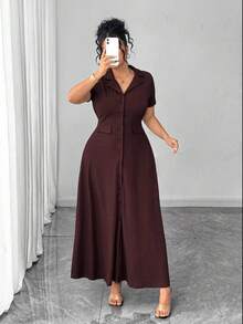 Elenzga Gaun Wanita Ukuran Besar Lengan Pendek Rajut Minimalis Kerah Polo Desain Kancing Pinggang yang Dikencangkan - Coklat - View 4