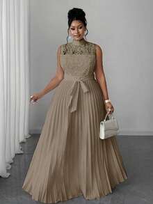 Maweii 大码女式中式立领无袖优雅蕾丝褶边下摆束腰中长连衣裙 - 卡其色 - 查看 4