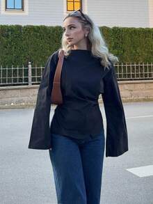 Jeta Ari 女士圆领长袖短款褶皱衬衫，办公室装扮，杏色 - 黑色 - 查看 6