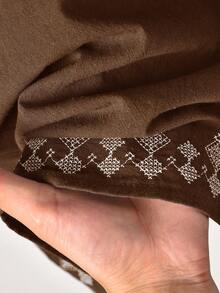 Rusticease 女士几何印花 V 领衬衫和阔腿裤休闲宽松两件套 - 棕色 - 查看 3