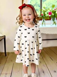 SHEIN Baby Girl Sweet Butterfly Print Round Neck Long Sleeve A-Line Dress, Suitable For Outings In Autumn