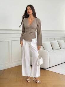 SHEIN Tall Áo chui đầu cổ chữ V tay loe dài, viền bất đối xứng, eo nhún phong cách mới dành cho người đi làm, phù hợp cho mùa thu/đông - Màu be - Xem 4