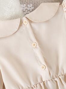 SHEIN 1 pieza Vestido beige dulce para niñas con cuello oversize, decoración de oso y lazo, vestido de princesa de manga larga, otoño/invierno