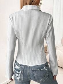 Almamuse Petite 优雅灰色条纹翻领衬衫，修身款，休闲美式女式衬衫 - 白色 - 查看 2