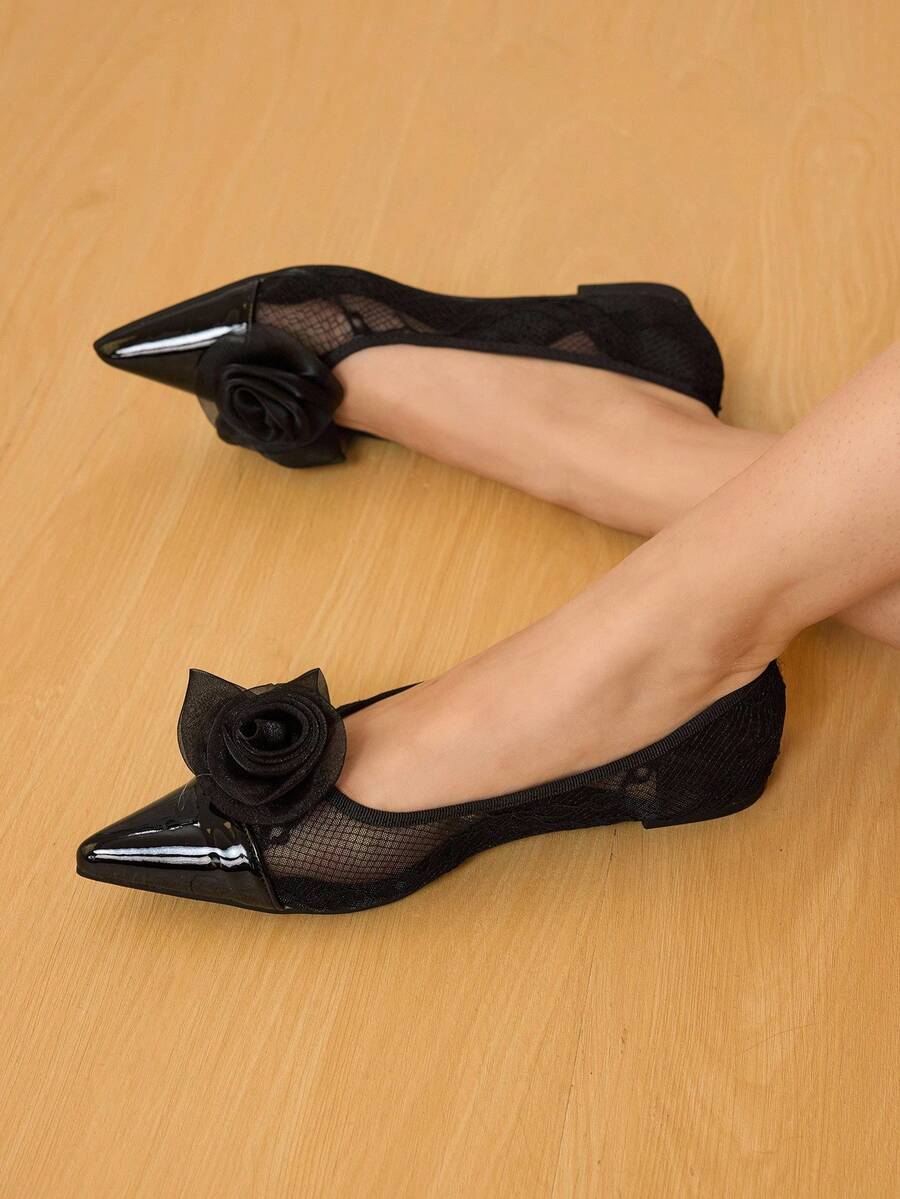 CUCCOO HITCHD 女士花卉刺绣蕾丝尖头平底鞋，优雅甜美浪漫时尚舒适，适合哥特式、正式礼服、婚礼、派对、万圣节、圣诞节、情人节 - 黑色 - 查看 1