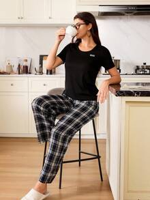 SHEIN 大 U 领装饰短袖上衣和休闲贴片印花裤睡衣套装 - 黑色 - 查看 6