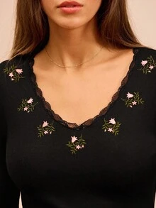 lacRébo Black Ribbed Fitted Top With V-Neck, Lace Trim And Floral Embroidery Office Outfits Going Out Outfits Spring Summer Elegant Top - Black - View 5