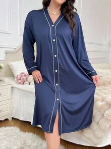 大码长袖V领休闲睡衣连衣裙，宽松舒适，细节优雅，适合秋冬季穿着。