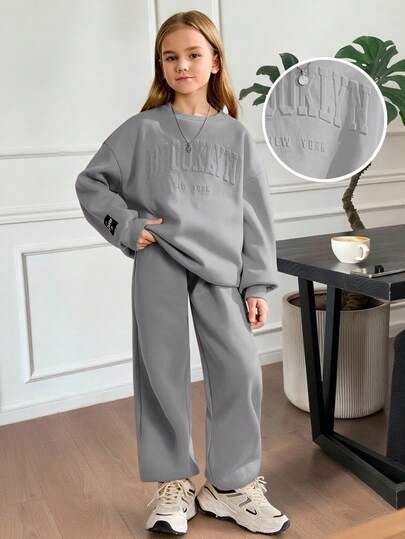 SHEIN 青少年女孩宽松休闲字母压花贴片细节字母图案圆领套头衫运动衫和运动裤运动 2 件套服装