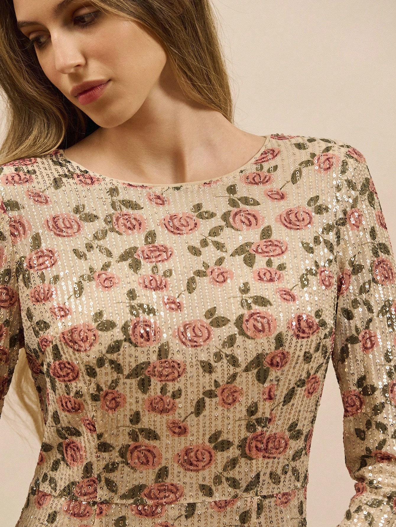 Blumen-Pailletten Langarm figurbetonte Mini-Kleid für Partys und Abende im Herbst und Winter