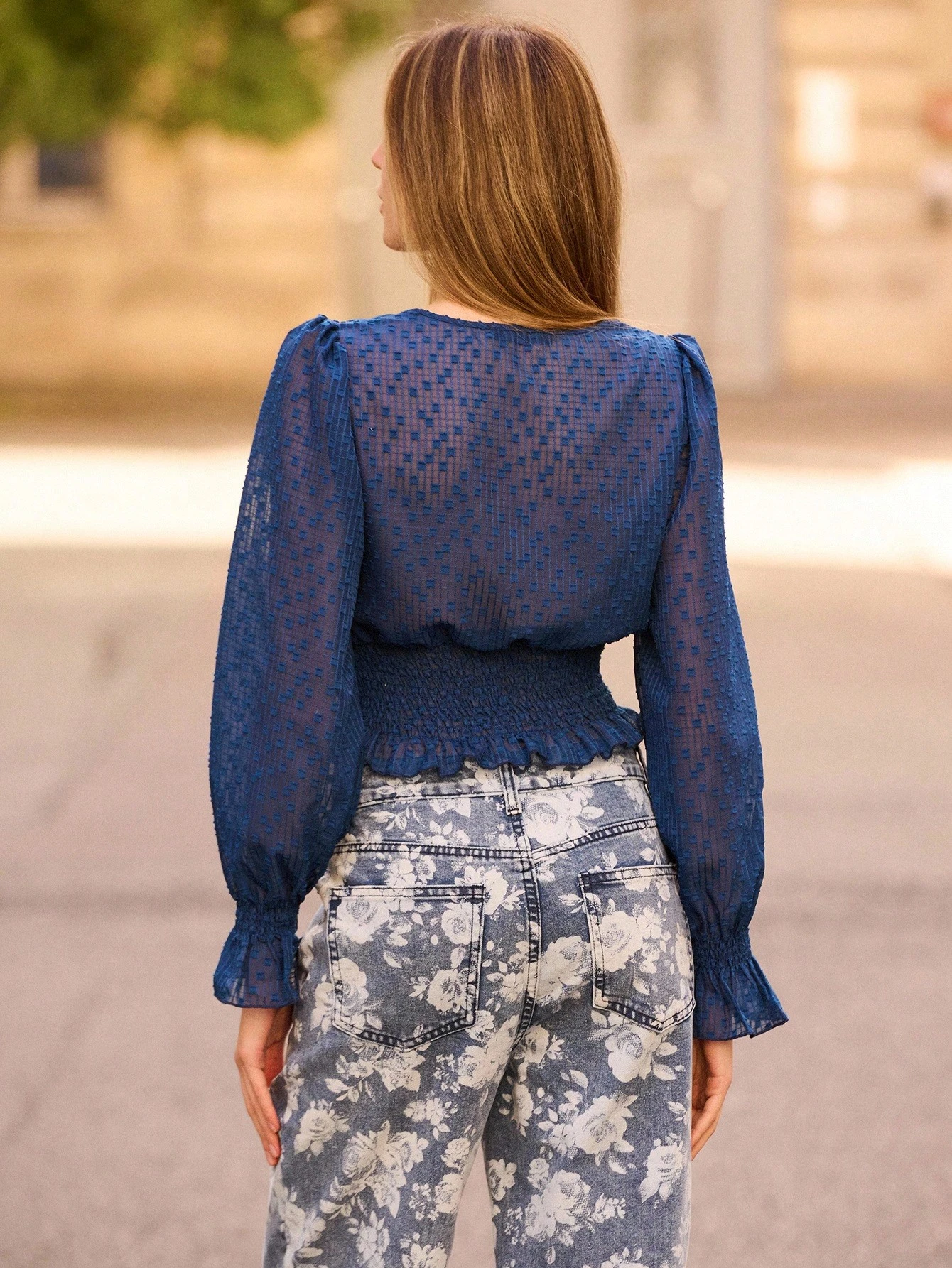 Bluzka vintage w kolorze granatowym z teksturą żakardową i marszczeniami w pasie, jesień, jesień, wiosna, lato, biznes, swobodny