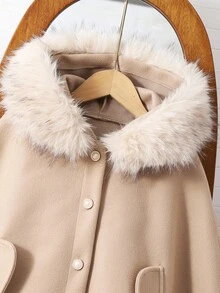 SHEIN 一件少女斗篷外套，带可拆卸帽子和人造毛领，优雅甜美，适合日常、度假和各种活动穿着。