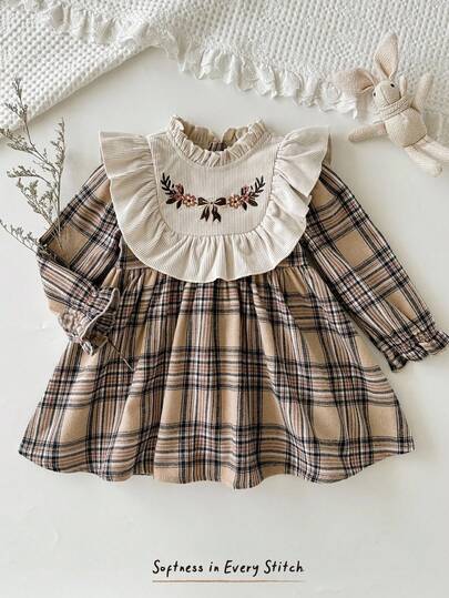 Cozy Pixies Vestido a cuadros de manga larga con cuello redondo, volantes en el bajo, cintura con lazo y bordado floral en contraste de color para niña bebé