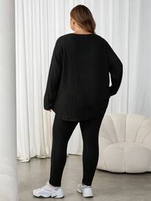 SHEIN CURVE+ Plus Size Casual Solid Color V-Neck Ribbed Brushed Long Sleeve T-Shirt