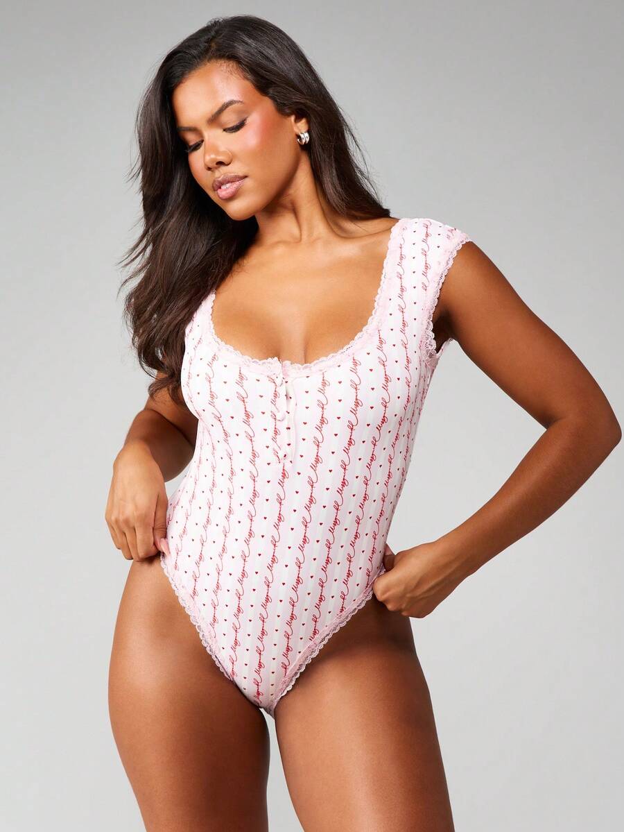 MISSGUIDED Body de encaje con escote cuadrado sin mangas, con patrón de corazones de amor para el Día de San Valentín - Multicolor - Ver 1