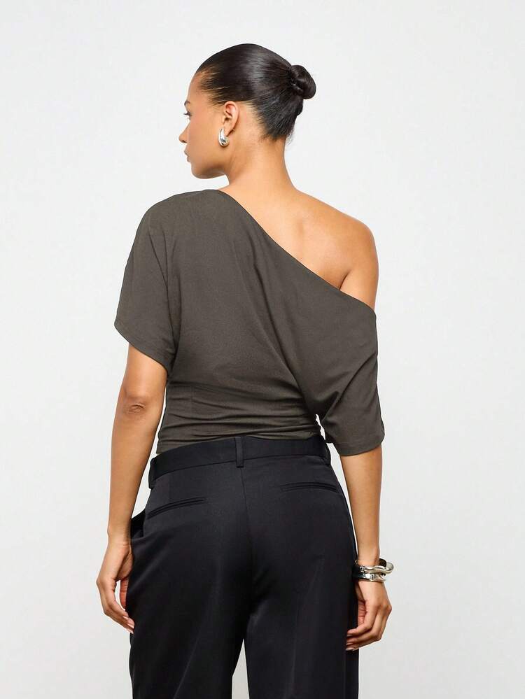 オフショルダー ドルマンスリーブ クロップトップ（ウエストフィット）