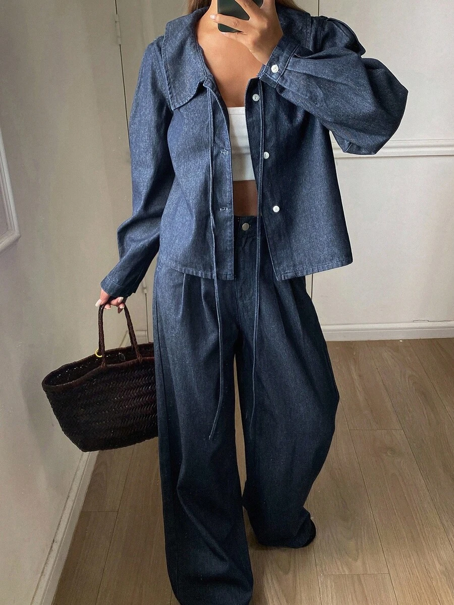 DAZY 女式彼得潘领系腰长袖牛仔上衣和直筒牛仔裤休闲牛仔套装 - 深色水洗藍 - 查看 1