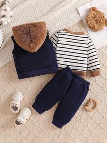 SHEIN 3 件套新生男婴熊撞色连帽夹克、条纹上衣和裤子套装 - 寶藍色 - 查看 2