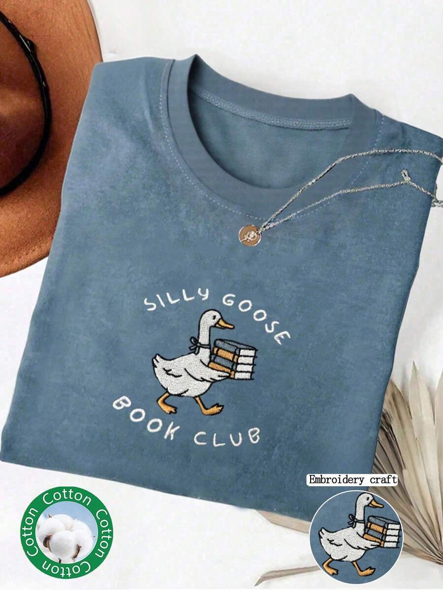 INAWLY Camisa Plus Size Bordada Silly Goose Book Club, Camiseta Colorida Confortável para Leitores, Presente para Amantes de Livros, Camiseta Feminina Bordada com Gola Redonda - Azul Empoeirado - Ver 1