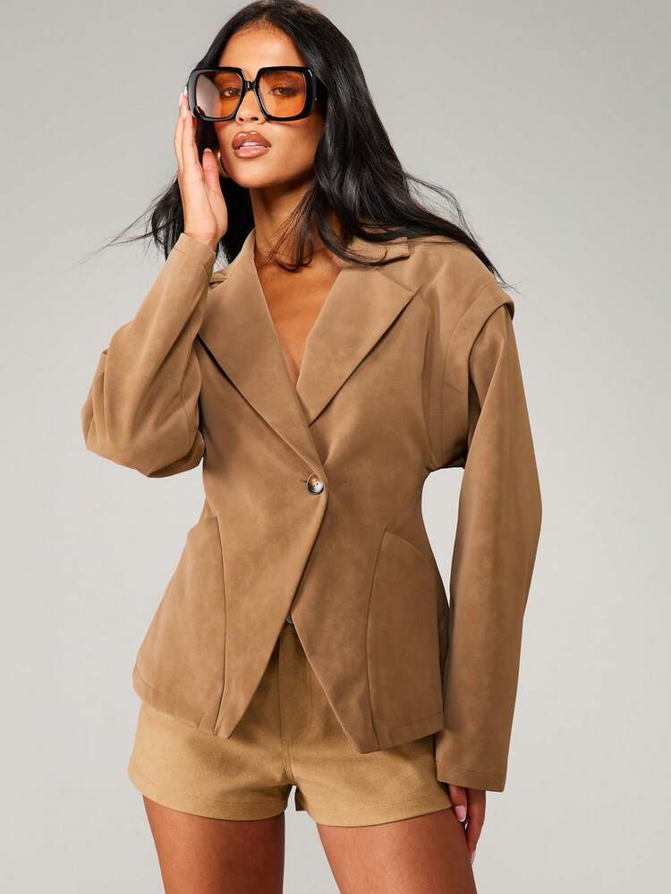MISSGUIDED Cappotto blazer in camoscio con spalle esagerate, moda autunno inverno, abbigliamento professionale formale da lavoro, con bavero largo e tasche a patta