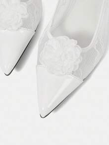 CUCCOO HITCHD 女士花卉刺绣蕾丝拼布尖头平底鞋，优雅时尚舒适甜美浪漫白色网眼仿皮芭蕾平底鞋，适合情人节、婚礼、万圣节、圣诞节、感恩节、新年、春节、生日、派对 - 白色 - 查看 10