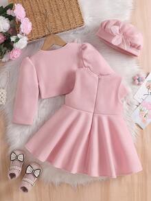 SHEIN 女婴纯色短款碎花外套、A字连衣裙及配套贝雷帽三件套。采用3D立体碎花装饰，优雅可爱。A字版型适合各种宝宝体型。无论是外出、玩耍还是拍照，都能让您的小公主闪耀全场。 - 粉色 - 查看 2