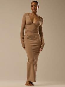 MUSERA ESSENTIALS Áo dài tay ôm sát, chất liệu mềm mại, cổ chữ V khoét sâu phía trước, đường may dưới ngực, kiểu dáng thanh lịch, cơ bản, gợi cảm, thích hợp cho mùa thu, mùa hè, mùa lễ hội. - Lạc đà - Xem 6